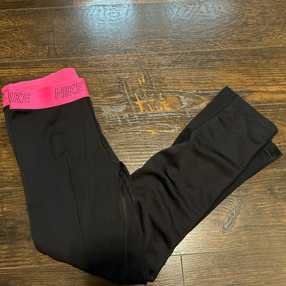Nike Small pink/black leggings/capris